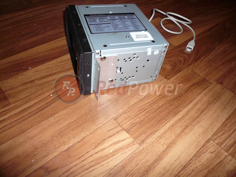 Установленный самодельный крепеж на магнитолу RedPower Установленный самодельный крепеж на магнитолу RedPower