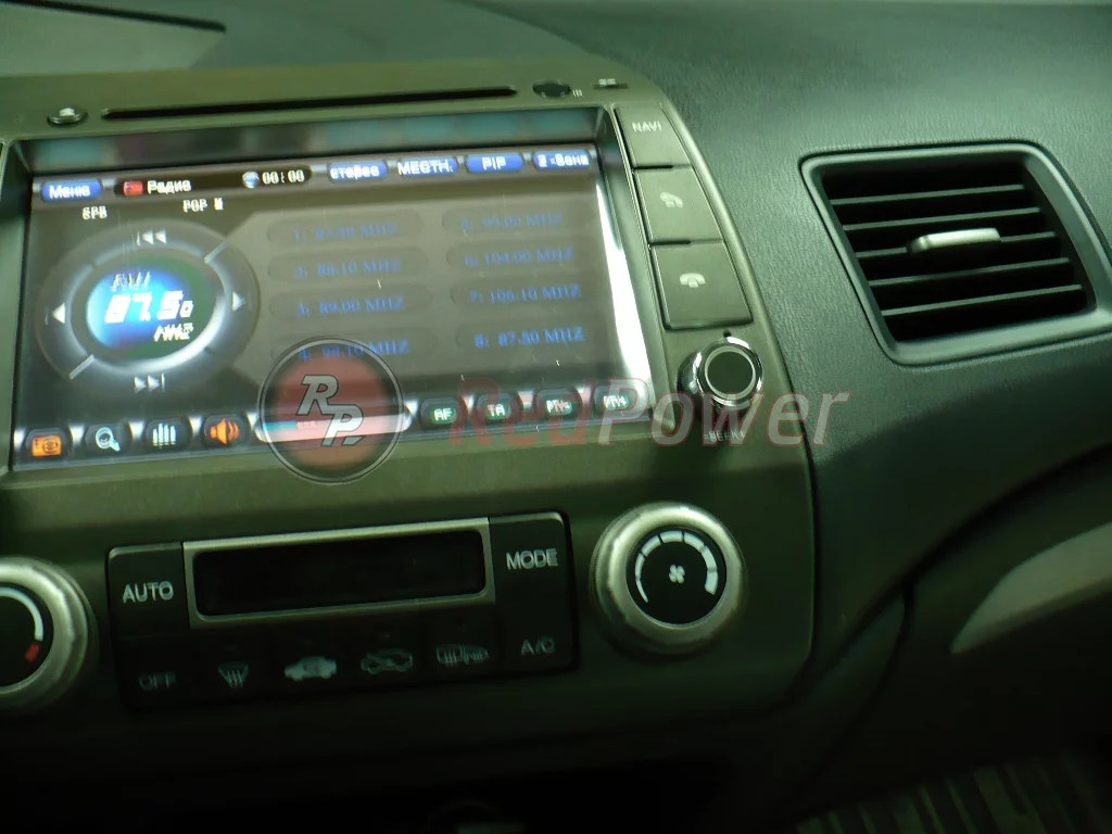 Установленная магнитола RedPower для Honda Civic