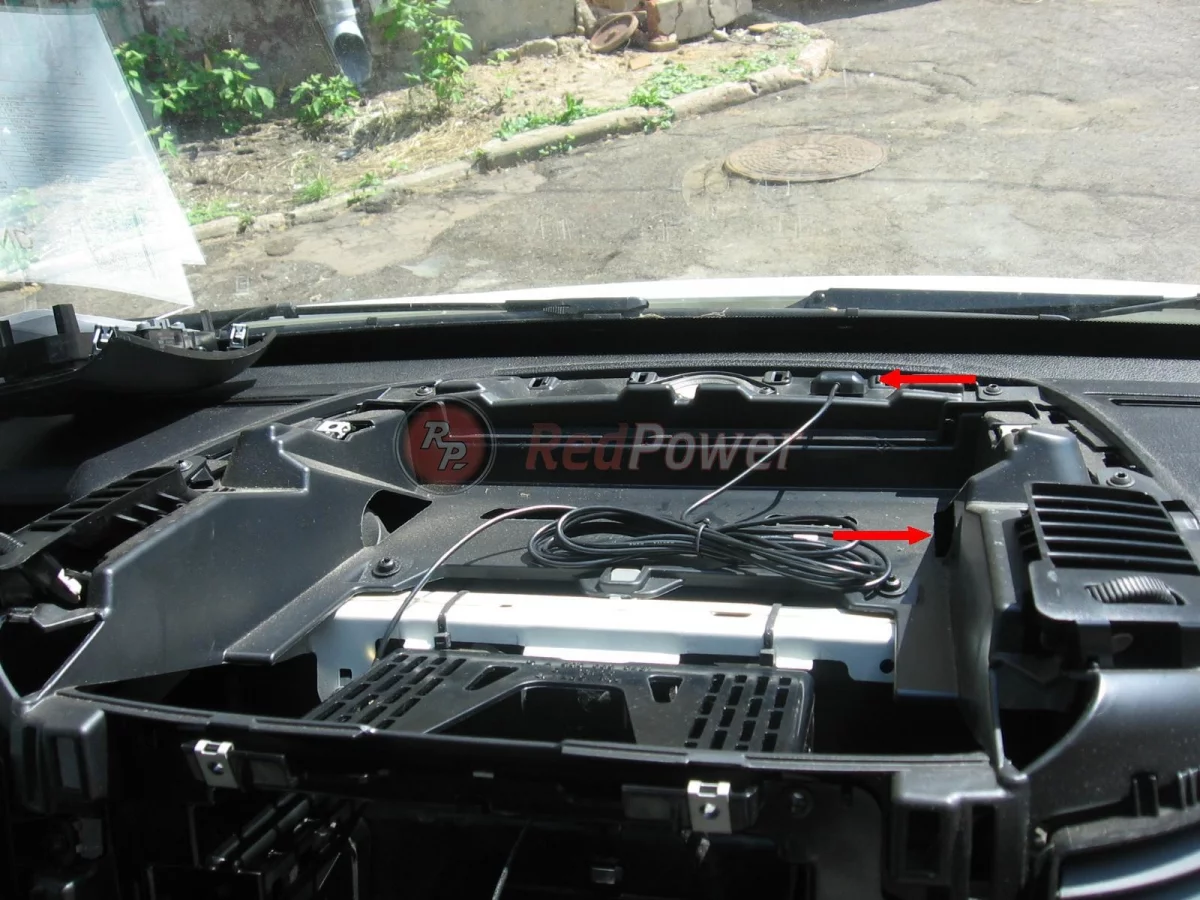 Процесс установки и подключения GPS антенны к магнитоле RedPower