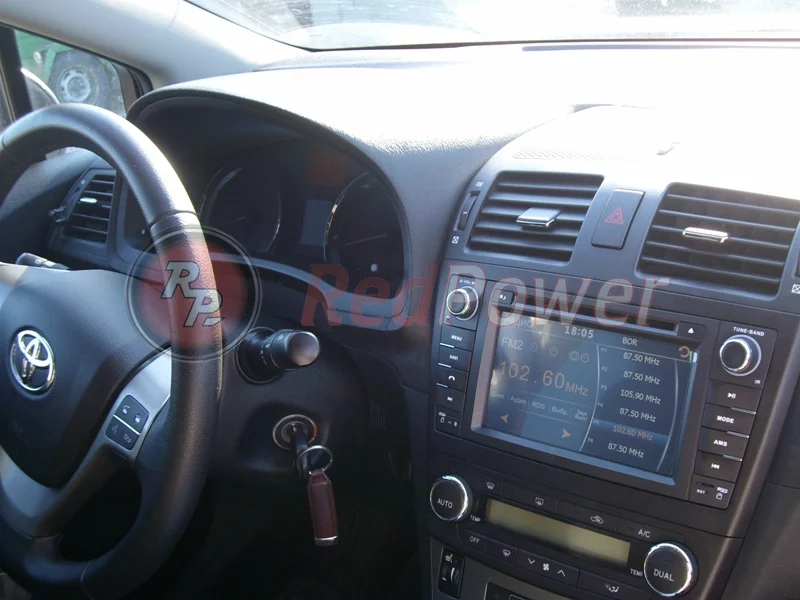 Магнитола RedPower в автомобиле Toyota Avensis Магнитола RedPower в автомобиле Toyota Avensis