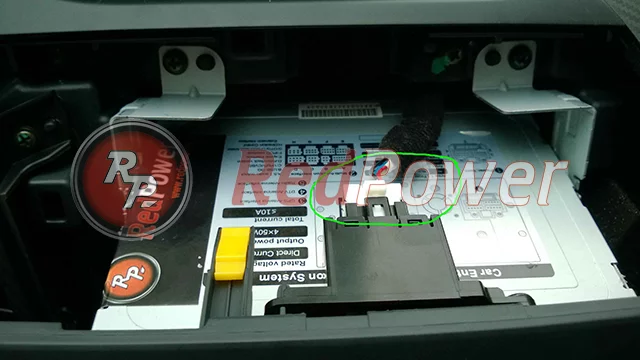 Провод для подключения аварийной кнопки к магнитоле RedPower