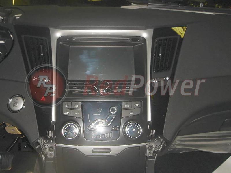 Установленная автомагнитола RedPower 