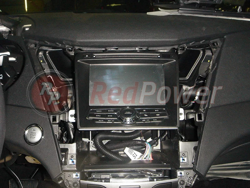 Подключенная автомагнитола RedPower 